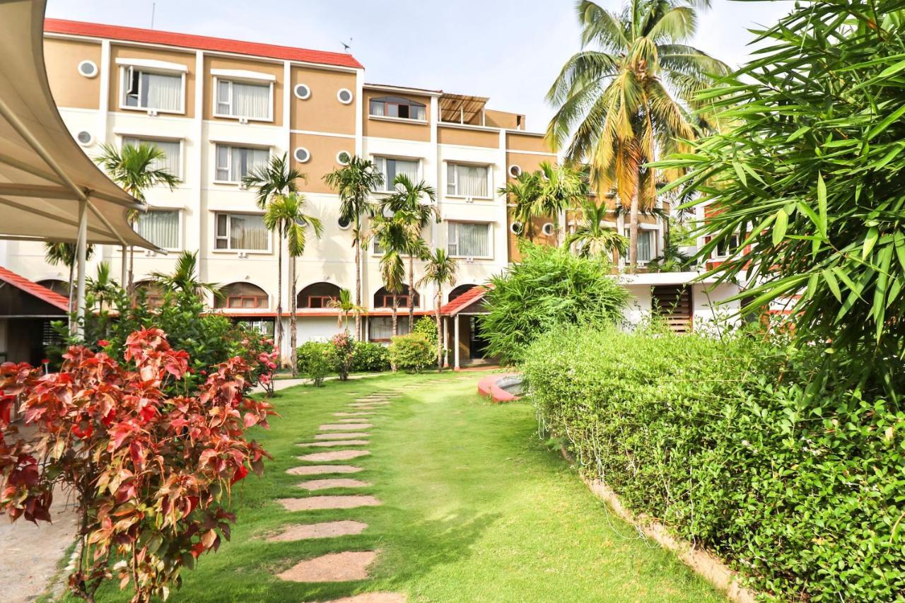 Hôtel Palette - Holiday Palms à Bangalore Extérieur photo