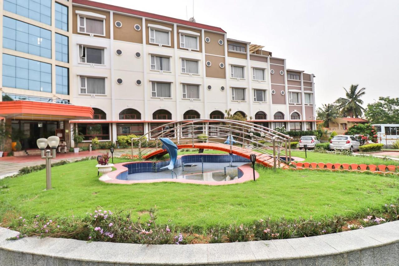 Hôtel Palette - Holiday Palms à Bangalore Extérieur photo